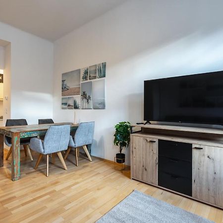Cozy Apartment Steps Away From Subway Station Відень Екстер'єр фото