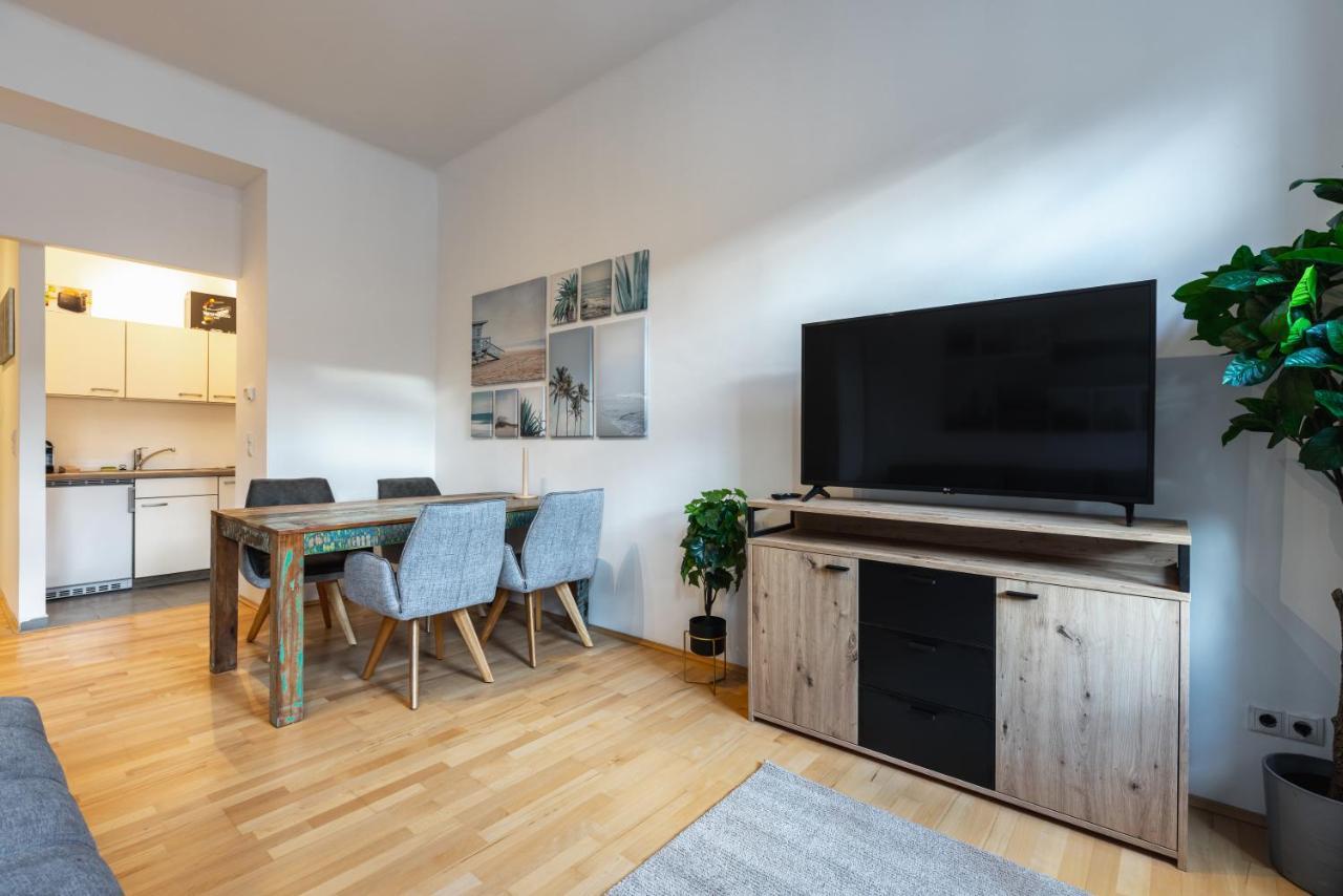 Cozy Apartment Steps Away From Subway Station Відень Екстер'єр фото