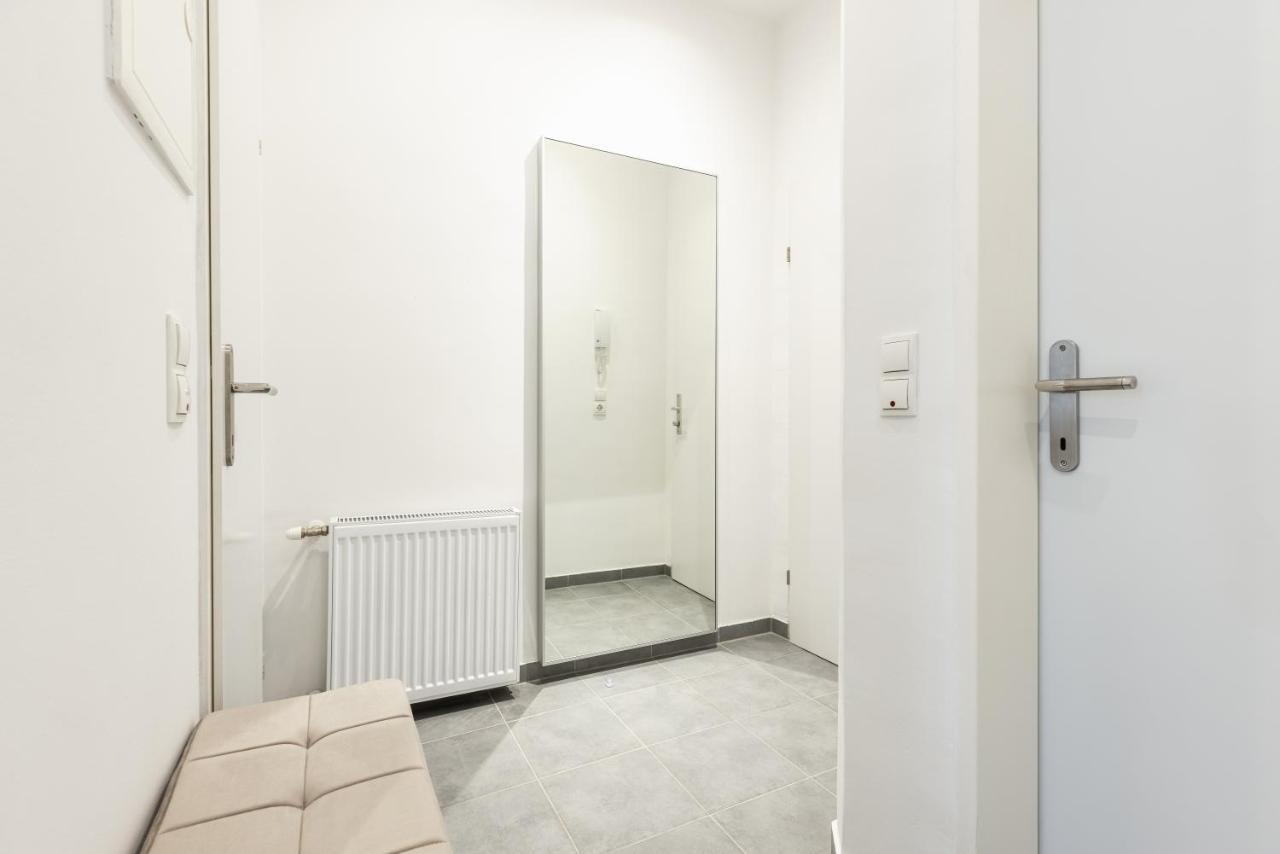 Cozy Apartment Steps Away From Subway Station Відень Екстер'єр фото